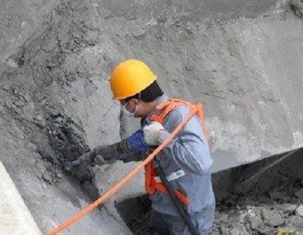 水泥庫清庫過程中的施工方案[技術(shù)快訊]