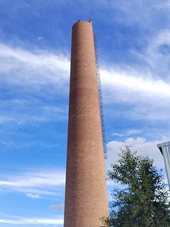 煙囪拆除公司危舊煙筒拆除  解決方案