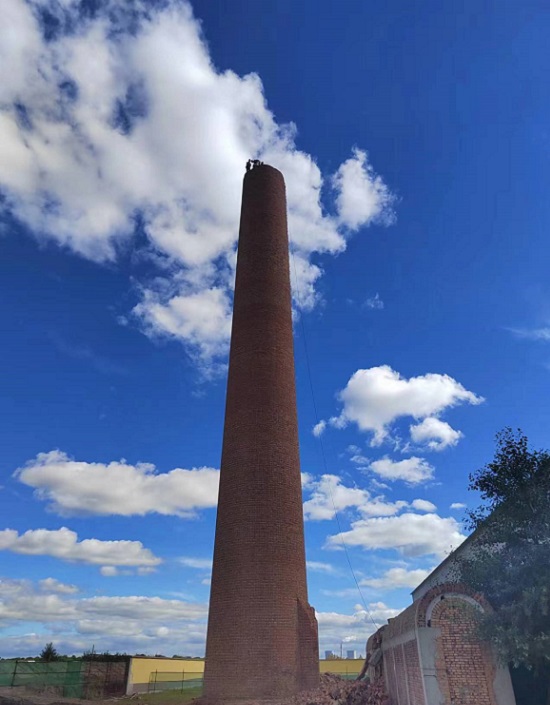 煙囪拆除公司：專業(yè)安全，誠信為本