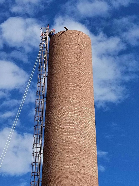 煙囪拆除公司：專業(yè)實力，安全高效！