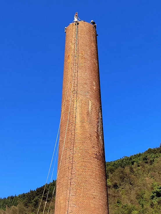 煙囪拆除公司：安全又高效，共筑美好環(huán)境