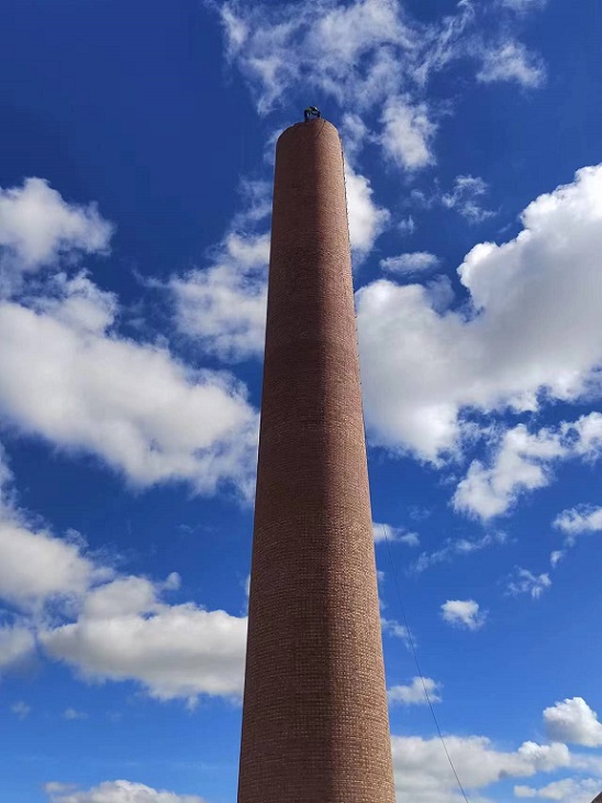 煙囪拆除公司:具備豐富的拆除經(jīng)驗(yàn)和技能