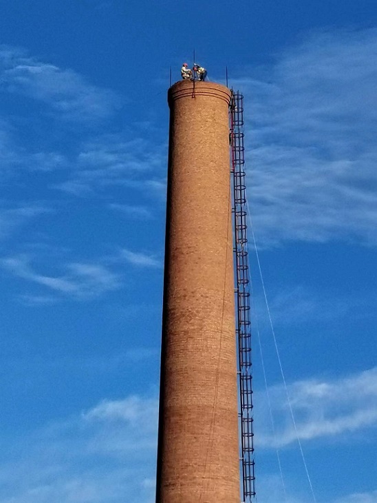 拆除煙囪:專業(yè)技術(shù)與豐富經(jīng)驗的完美結(jié)合