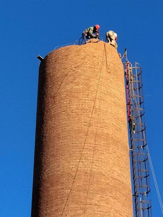 煙囪拆除公司:專業(yè)技藝確保安全環(huán)保雙保險(xiǎn)