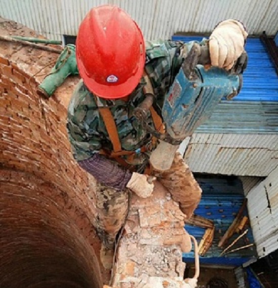 煙囪拆除公司:技術(shù)領(lǐng)先,實(shí)力雄厚