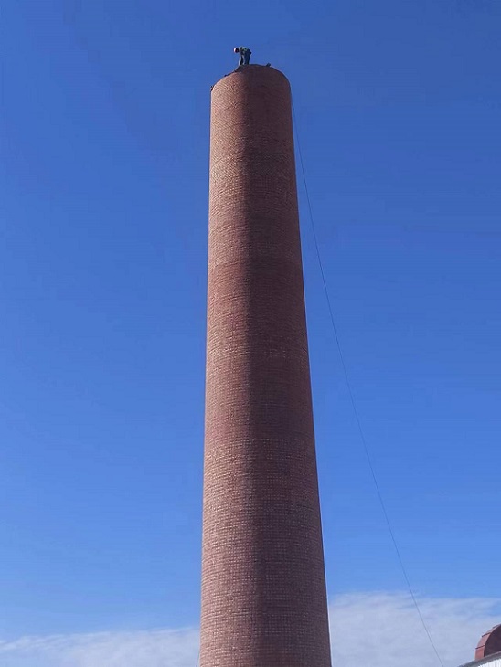 煙囪拆除:人工拆除專(zhuān)業(yè)技藝,安全又環(huán)保!